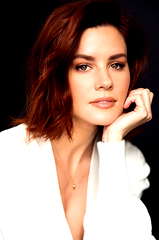 Chelsea Hobbs profile picture