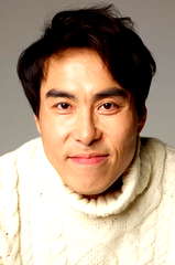 Min Moo-je profile picture
