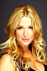 Poppy Montgomery profile picture