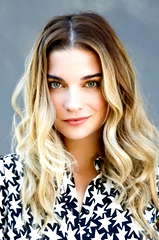 Annie Murphy profile picture