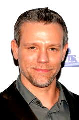 Adam Pascal profile picture