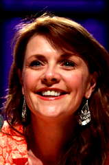 Amanda Tapping profile picture