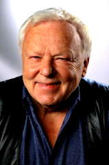 Marian Opania