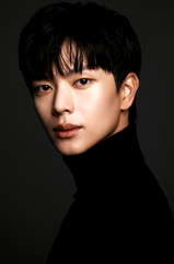 Yook Sung-jae
