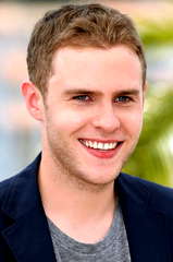 Iain De Caestecker profile picture