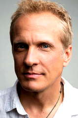 Patrick Fabian profile picture