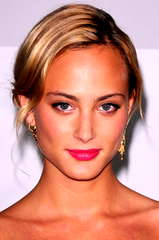 Nora Arnezeder profile picture