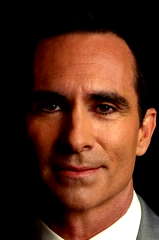 Nestor Carbonell profile picture