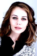 Alexis Dziena profile picture