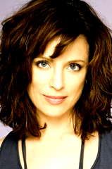 Alanna Ubach profile picture
