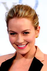 Becki Newton profile picture