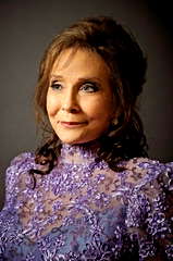 Loretta Lynn profile picture