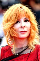 Mylène Farmer profile picture