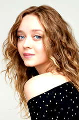 Madeleine Arthur profile picture
