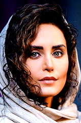 Elnaz Shakerdoost