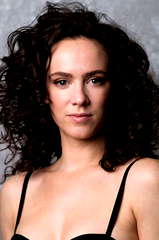 Amy Manson profile picture
