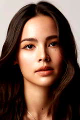 Urassaya Sperbund