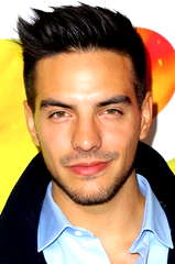 Vadhir Derbez