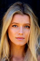 Lily Travers profile picture
