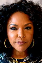 Lynn Whitfield profile picture