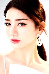 Crystal Huang Yi profile picture
