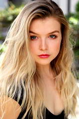 Anna Grace Barlow profile picture