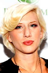 Sarah Trost profile picture