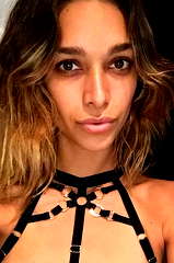 April Love profile picture