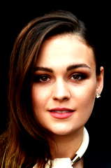Sophie Skelton profile picture