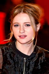 Christa Théret