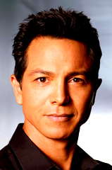 Benjamin Bratt profile picture