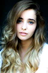 Holly Earl profile picture