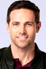 Dylan Bruce profile picture