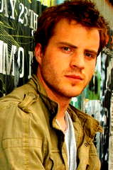 Robert Kazinsky profile picture