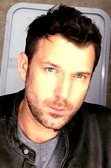Wil Traval profile picture