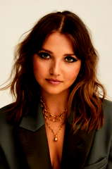 Mia McKenna-Bruce