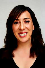 Binnur Kaya