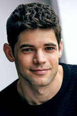 Jeremy Jordan profile picture