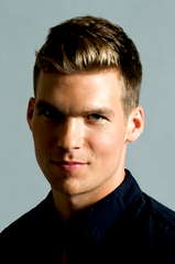 Pete Ploszek profile picture