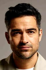Alfonso Herrera profile picture