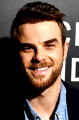 Nathaniel Buzolic profile picture