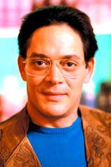 Raúl Juliá profile picture