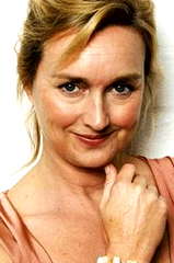 Victoria Longley