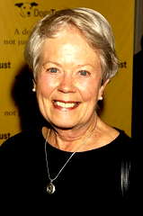 Annette Crosbie profile picture