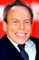 Warwick Davis profile picture