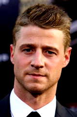 Ben McKenzie profile picture