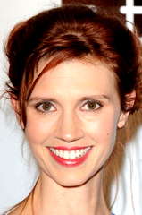 Julie McNiven profile picture