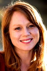 Hayley McElhinney profile picture
