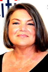 Mindy Cohn profile picture