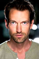 Tom Frederic profile picture